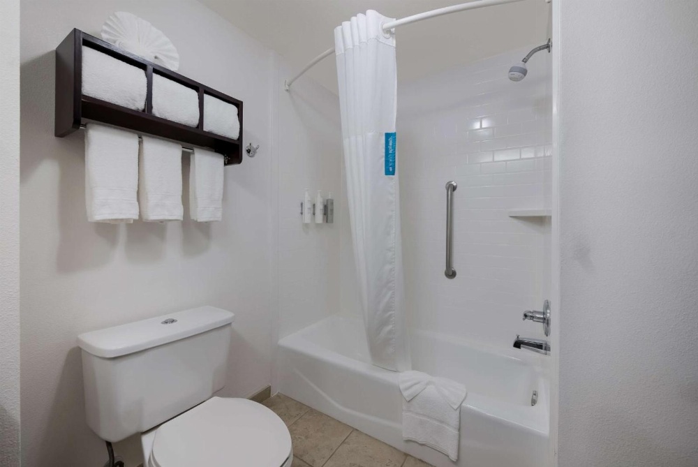 Hampton Inn By Hilton Marshall Main image